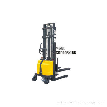 Semi-electric Stacker 2022
